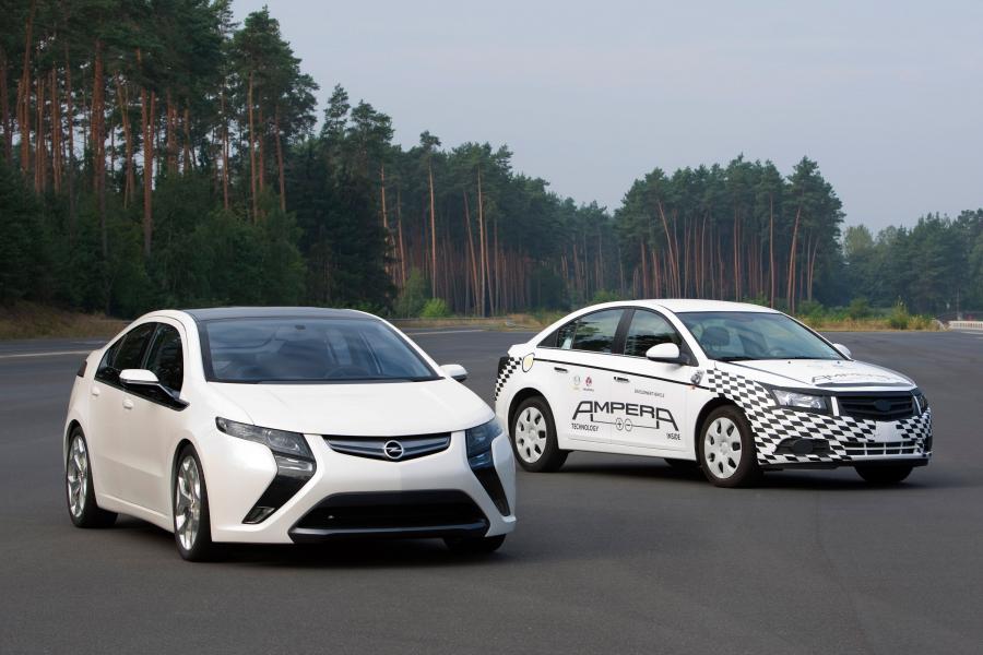  Opel Ampera At The Test Track 2009 года  (фото 2 из 5)